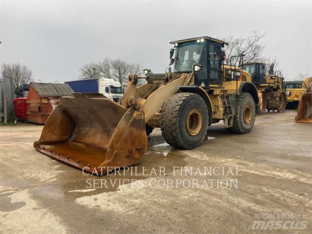 CAT 966M Kolesové nakladače