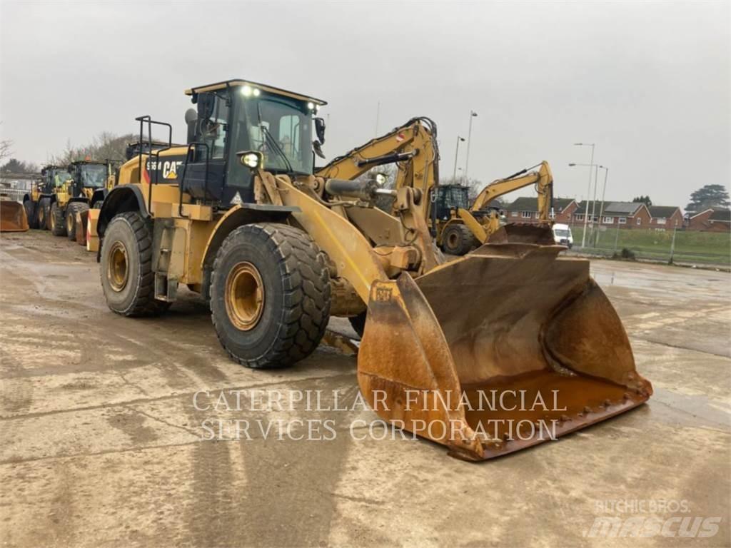 CAT 966M Kolesové nakladače