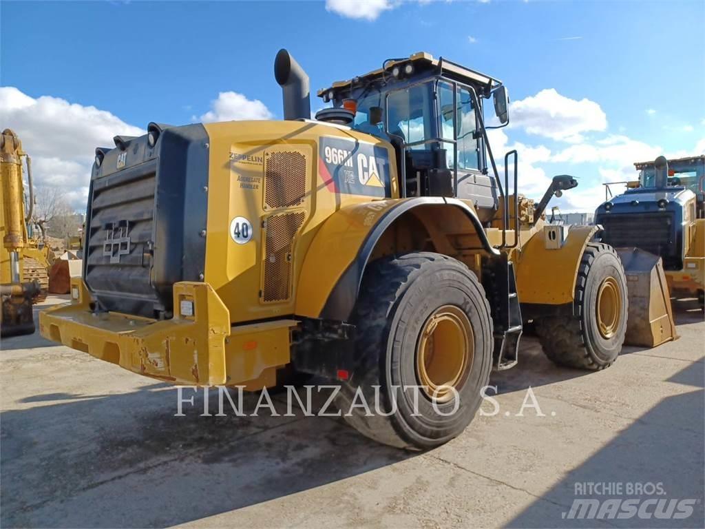 CAT 966M Kolesové nakladače