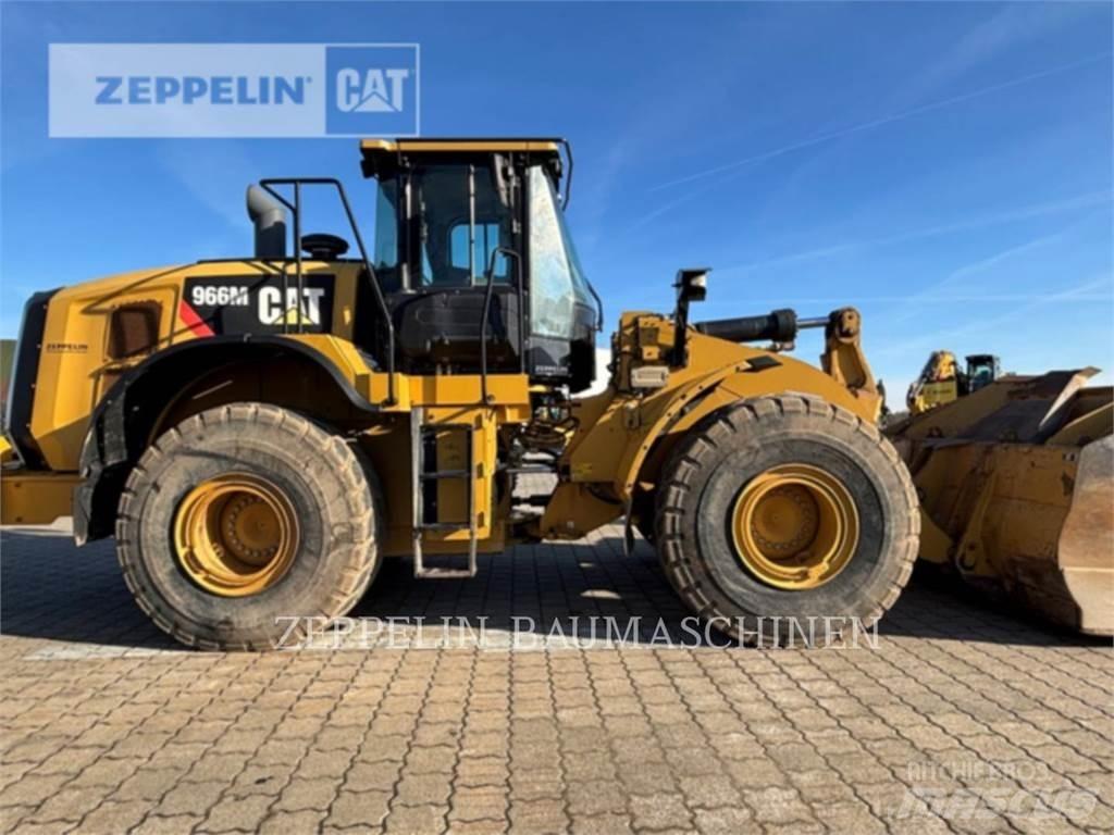 CAT 966M Kolesové nakladače