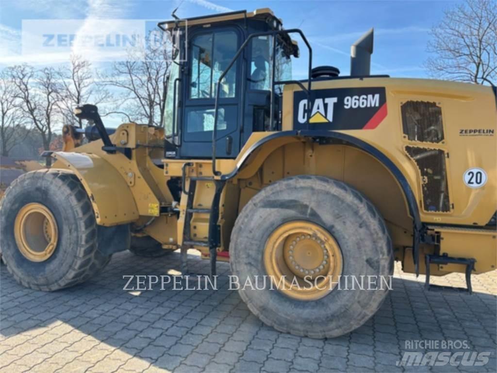 CAT 966M Kolesové nakladače