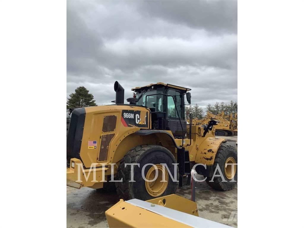CAT 966M Kolesové nakladače