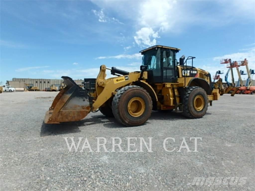 CAT 966M Kolesové nakladače