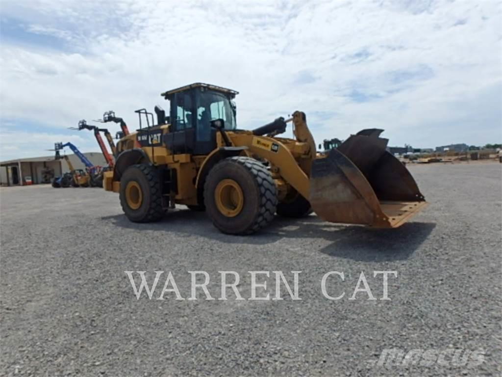 CAT 966M Kolesové nakladače