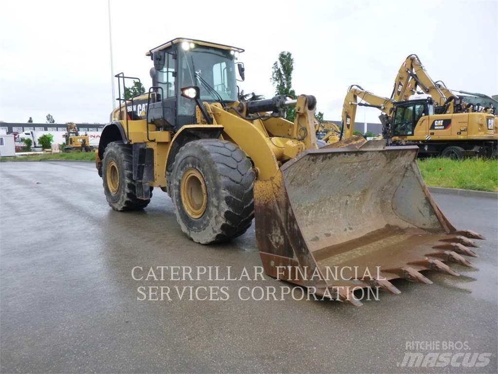 CAT 966M Kolesové nakladače