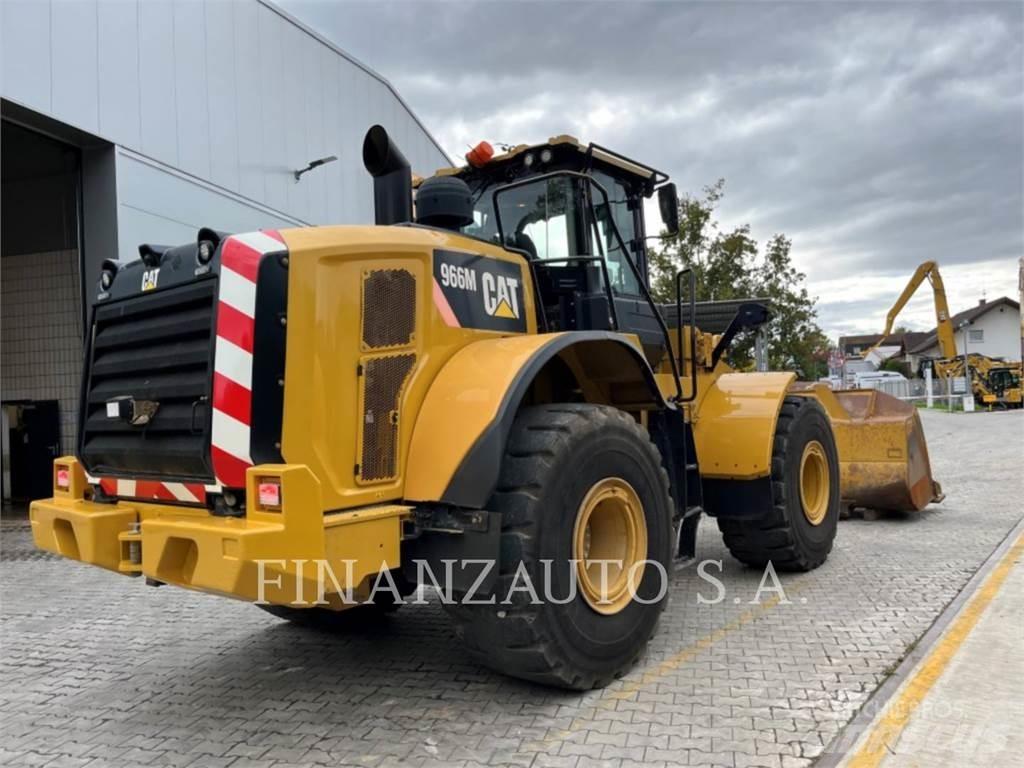 CAT 966M Kolesové nakladače