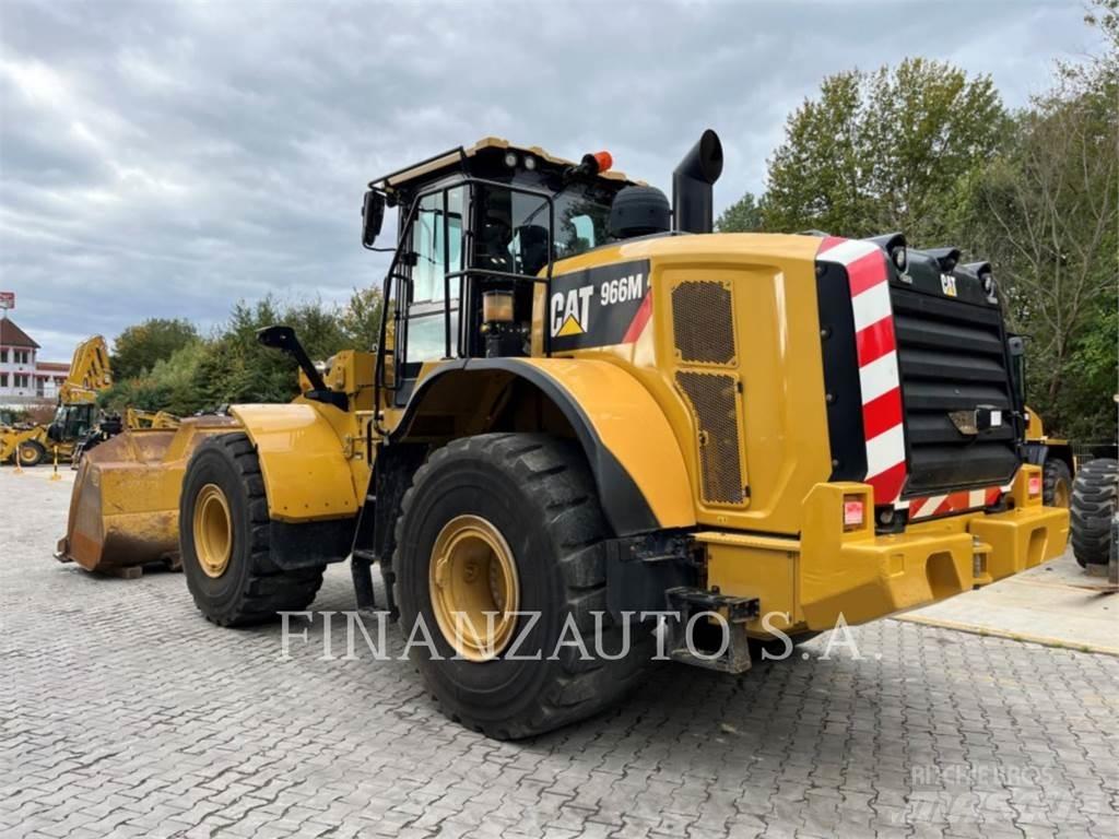 CAT 966M Kolesové nakladače