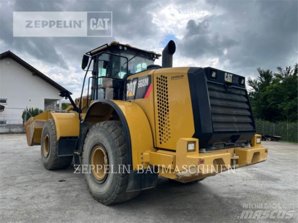 CAT 966M Kolesové nakladače