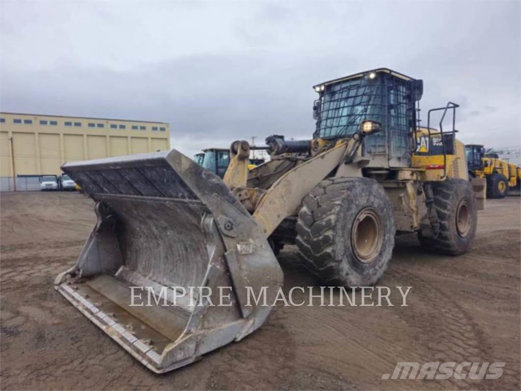 CAT 966M Kolesové nakladače
