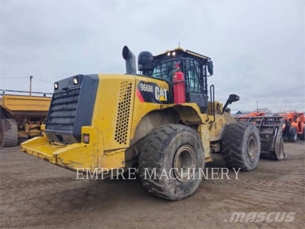 CAT 966M Kolesové nakladače