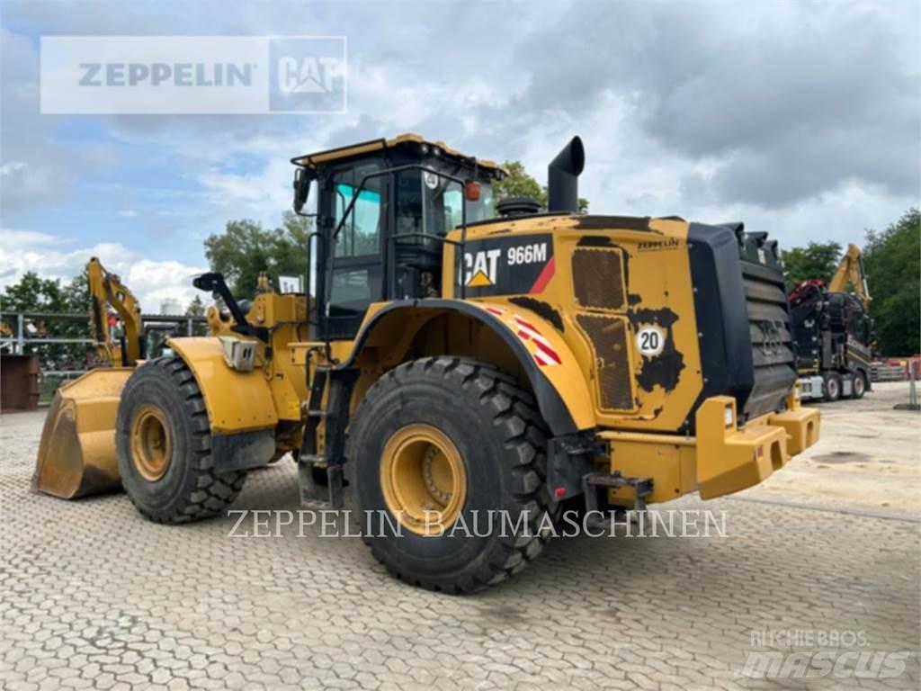CAT 966M Kolesové nakladače