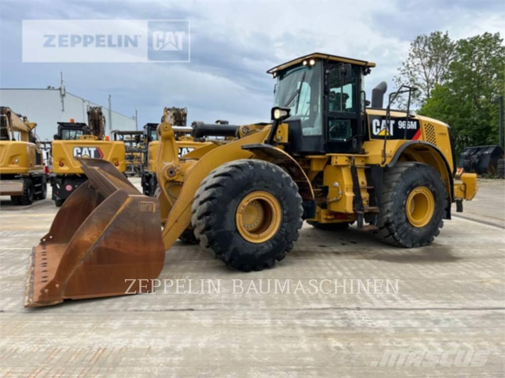 CAT 966M Kolesové nakladače