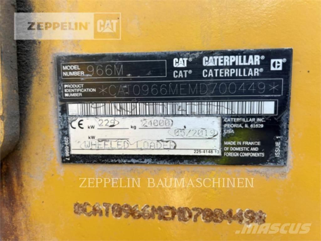CAT 966M Kolesové nakladače