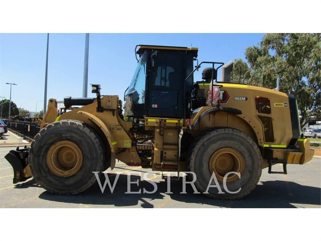 CAT 966M Kolesové nakladače