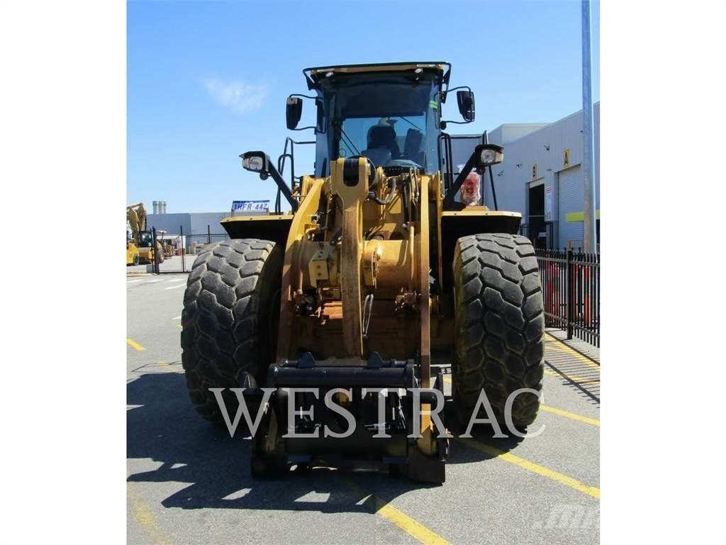 CAT 966M Kolesové nakladače