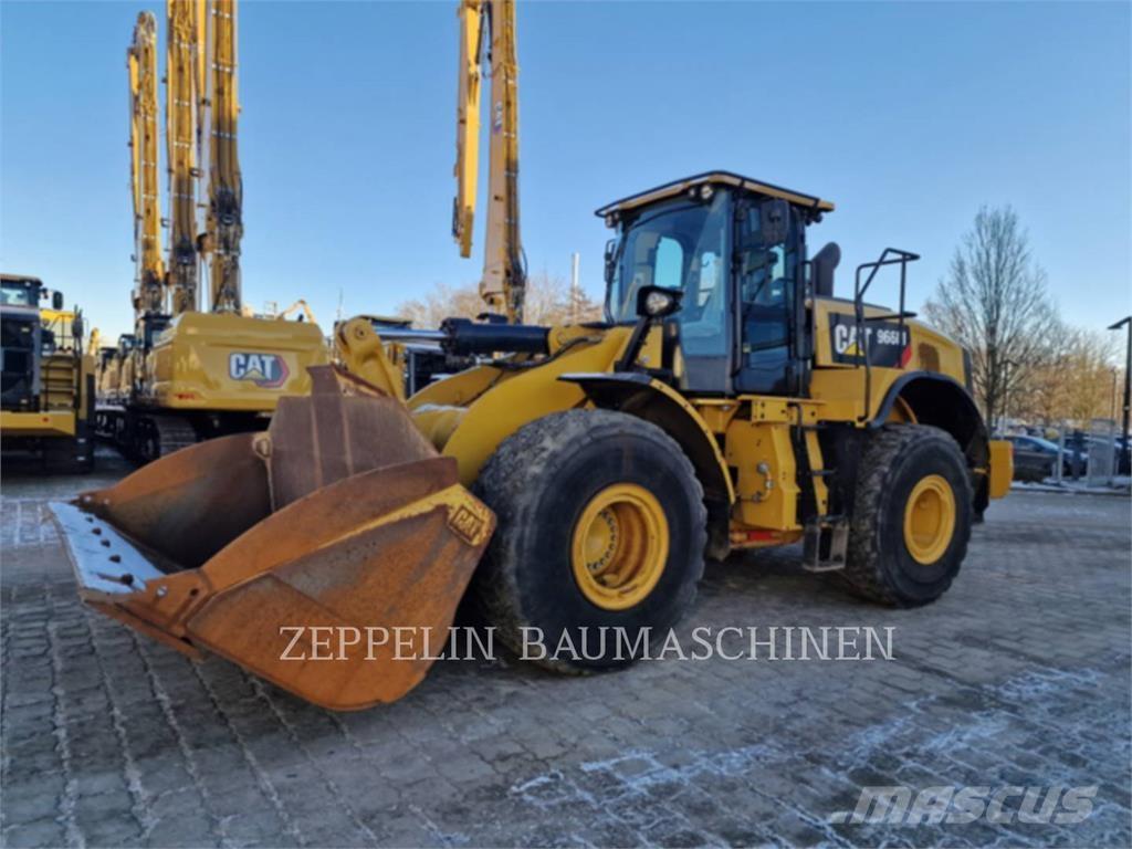 CAT 966M Kolesové nakladače