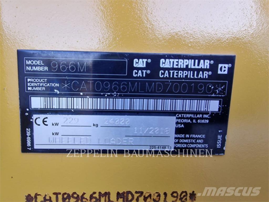 CAT 966M Kolesové nakladače