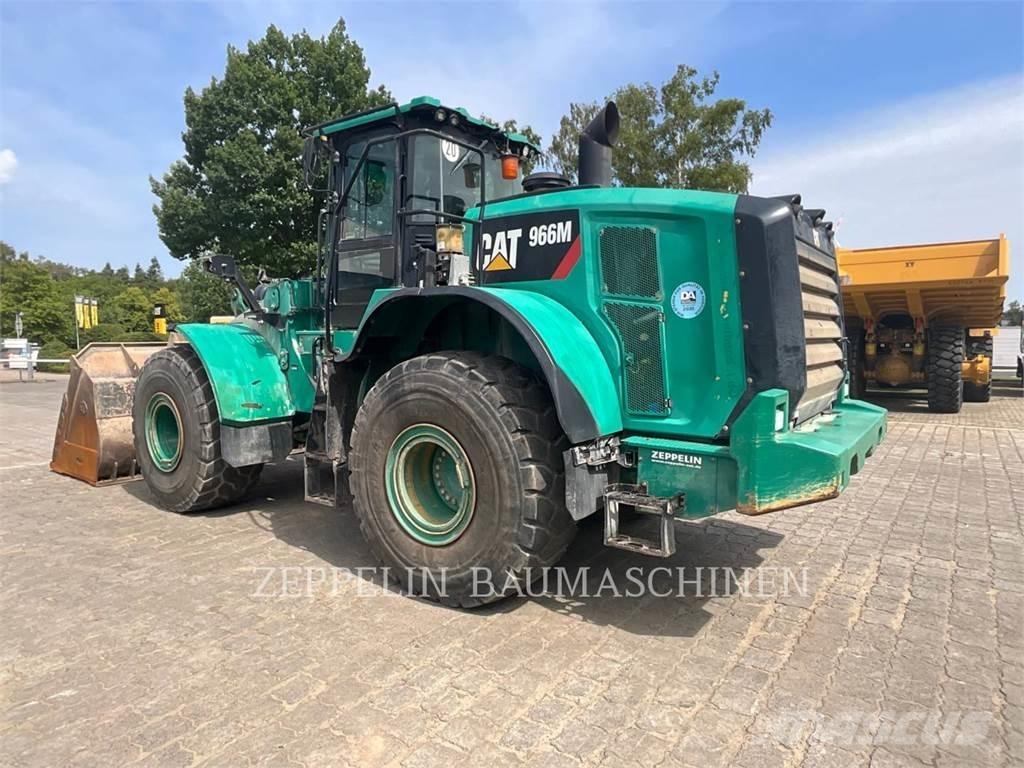 CAT 966M Kolesové nakladače
