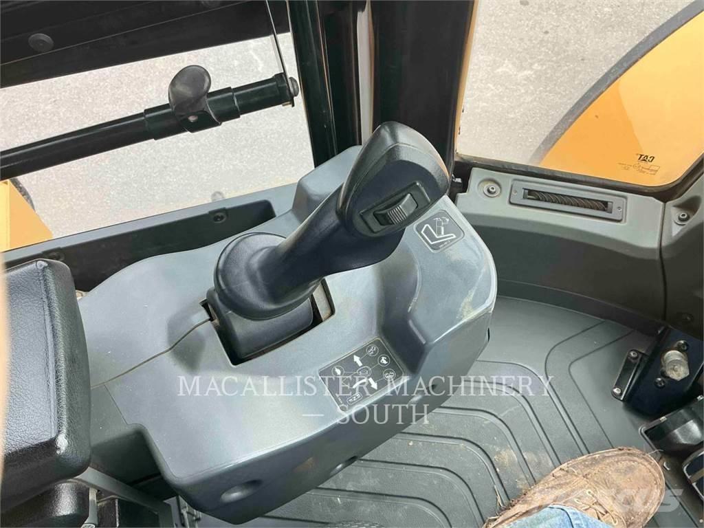 CAT 966M Kolesové nakladače