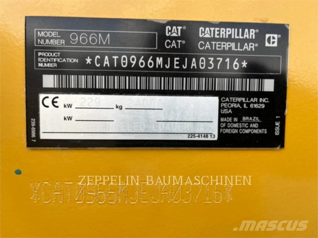 CAT 966M Kolesové nakladače