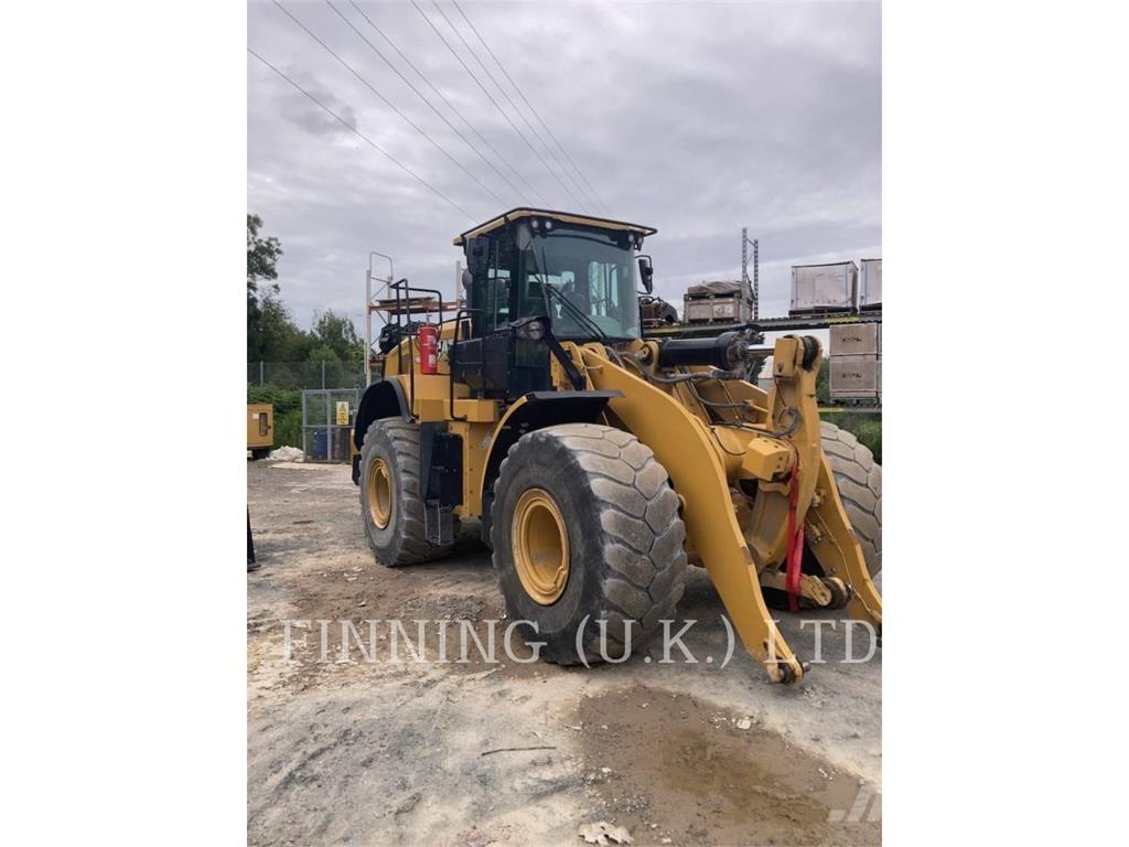 CAT 966M Kolesové nakladače