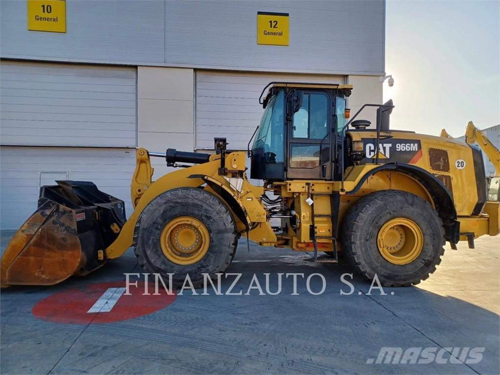 CAT 966M Kolesové nakladače