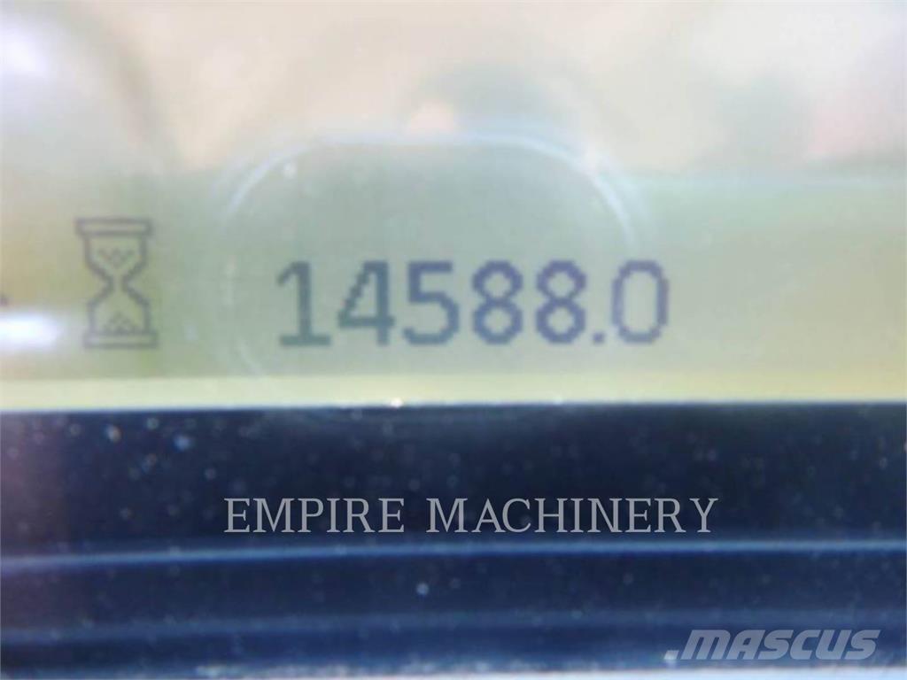 CAT 966M Kolesové nakladače