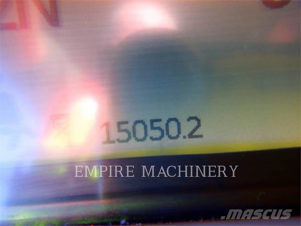 CAT 966M Kolesové nakladače