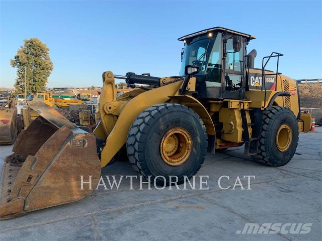 CAT 966M Kolesové nakladače