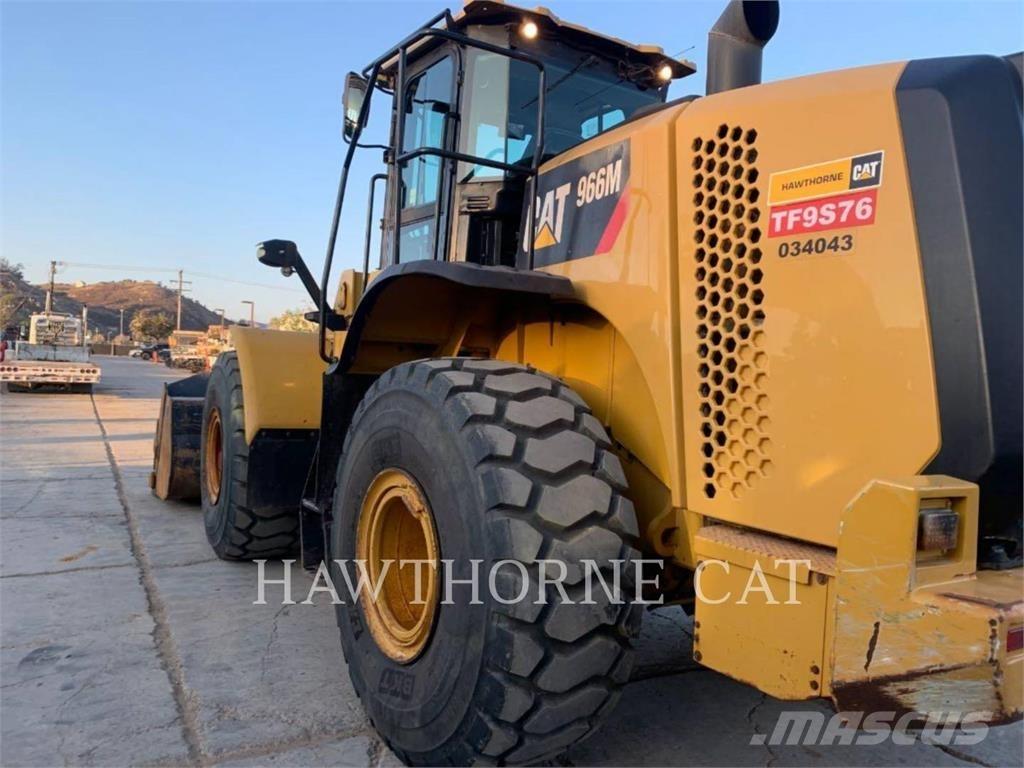 CAT 966M Kolesové nakladače