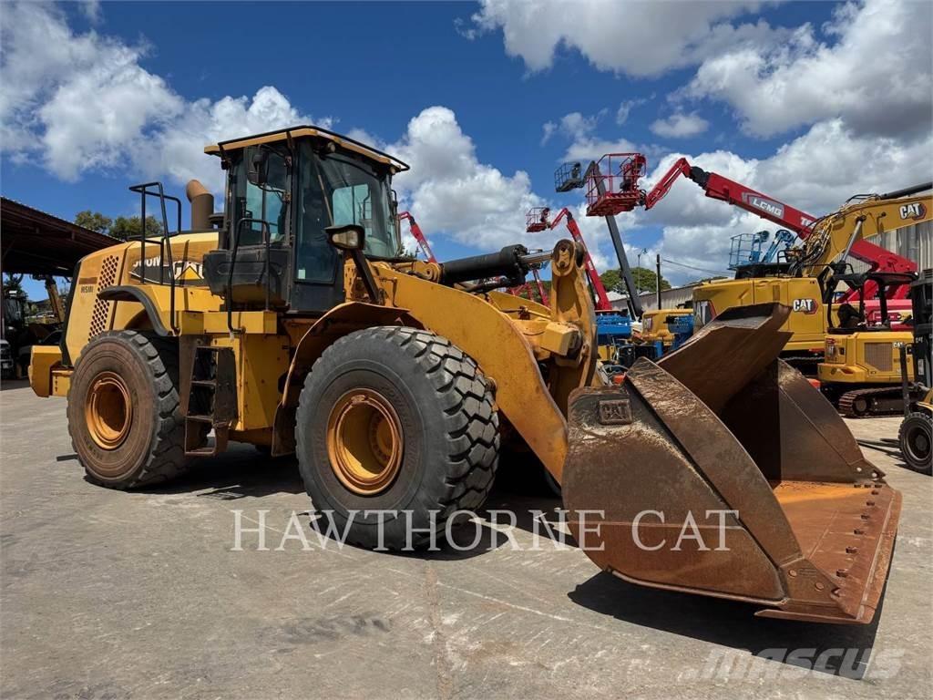 CAT 966M Kolesové nakladače