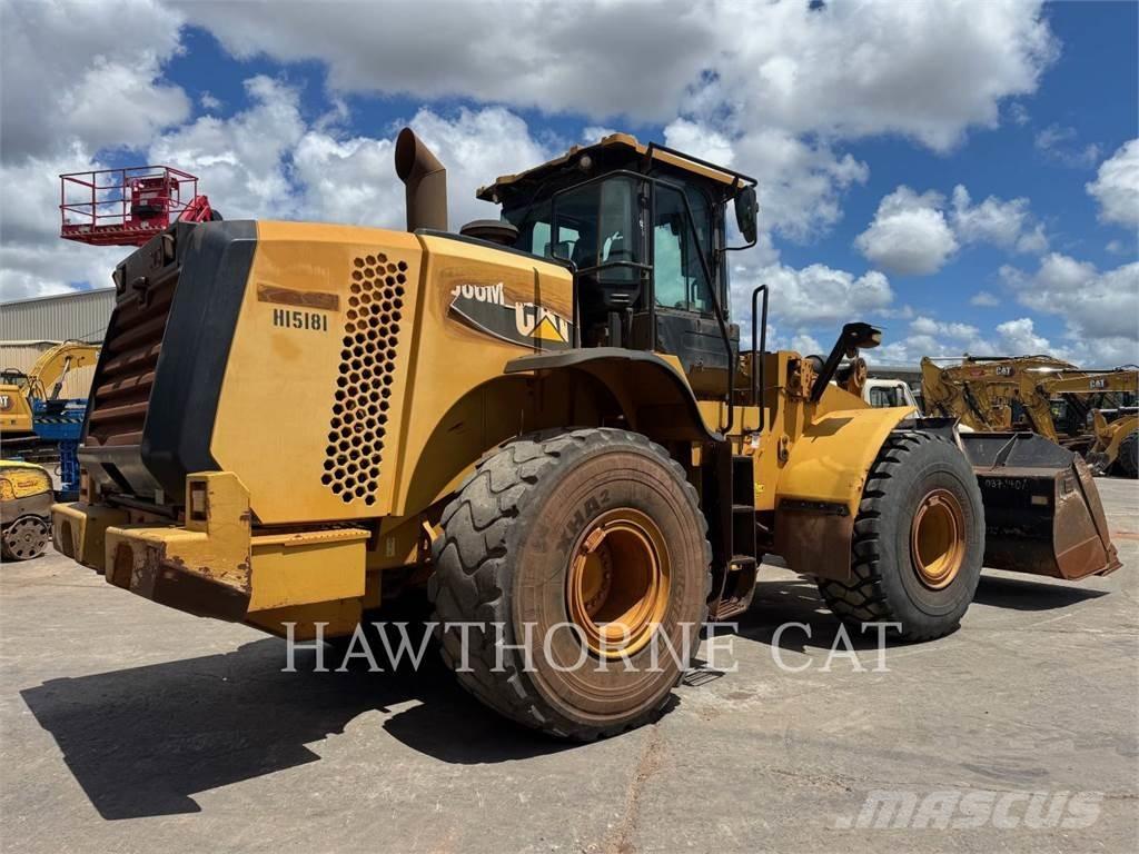 CAT 966M Kolesové nakladače
