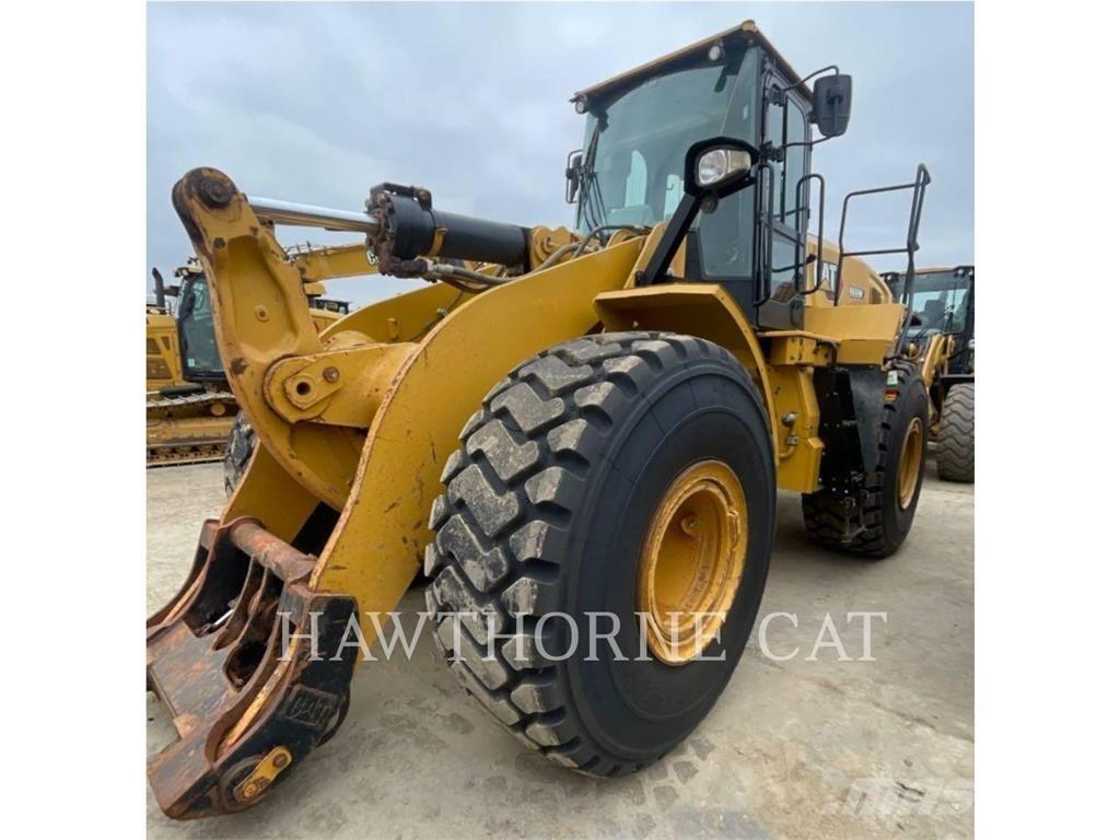 CAT 966M Kolesové nakladače