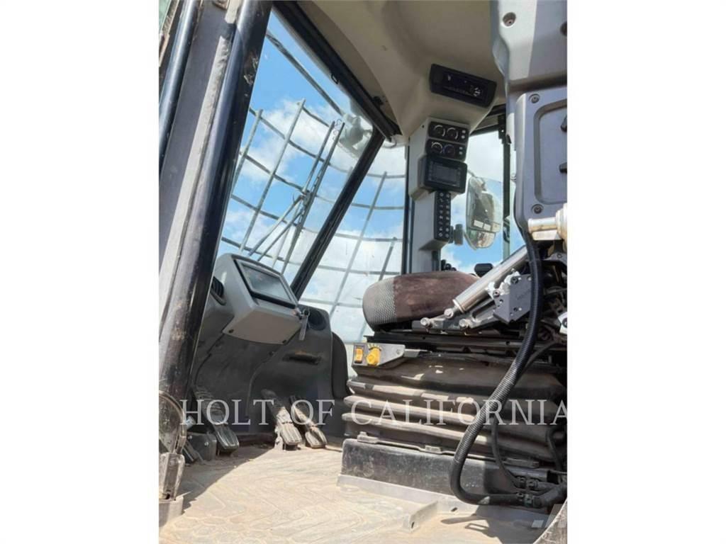 CAT 966M HL Kolesové nakladače