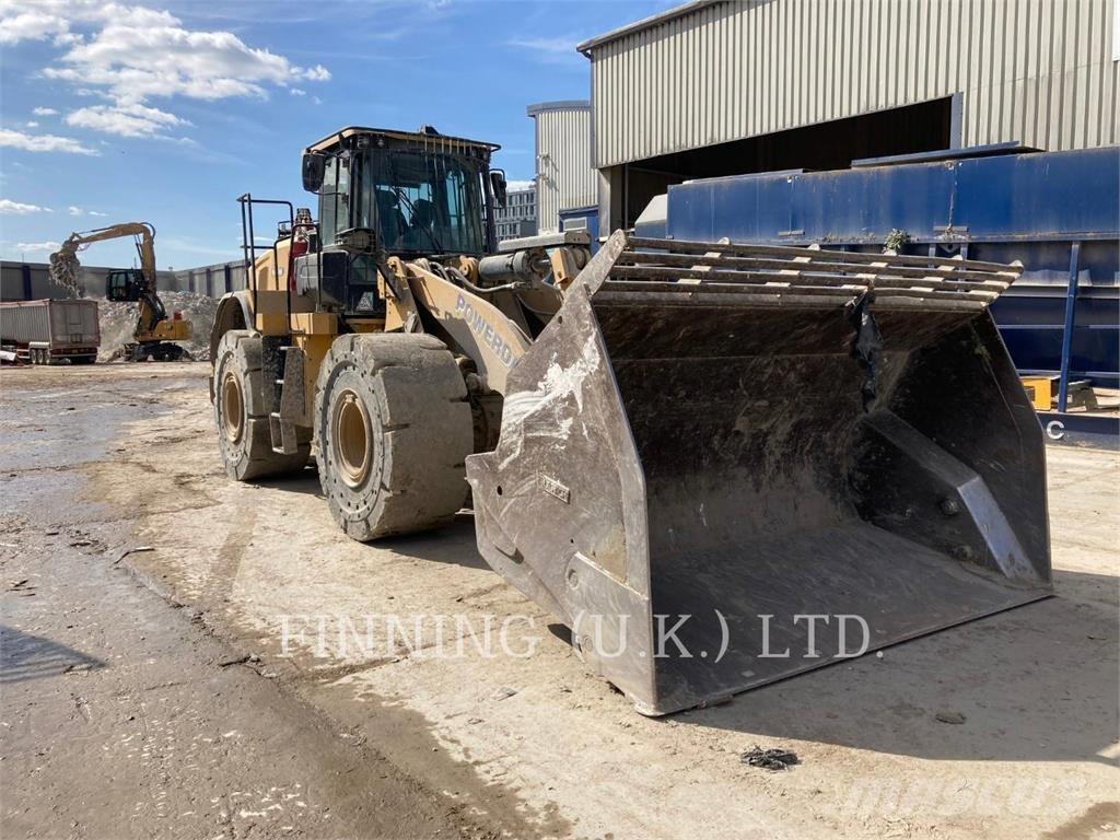 CAT 966M HL Kolesové nakladače
