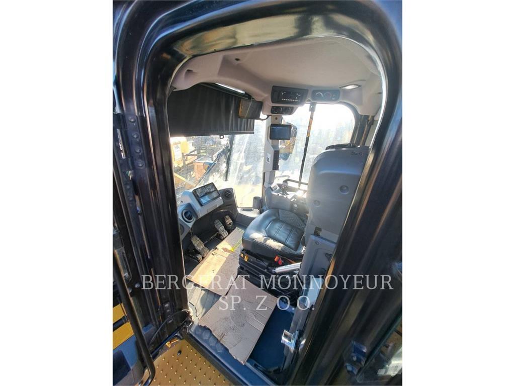 CAT 972 Kolesové nakladače