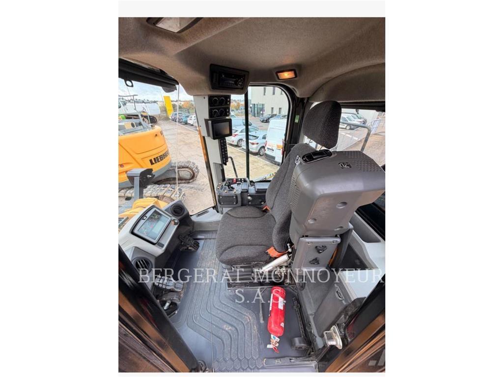 CAT 972 M XE Kolesové nakladače