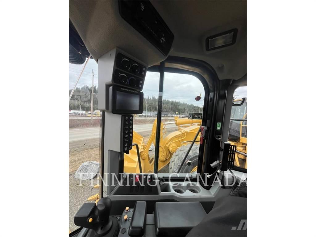 CAT 972 MXE Kolesové nakladače