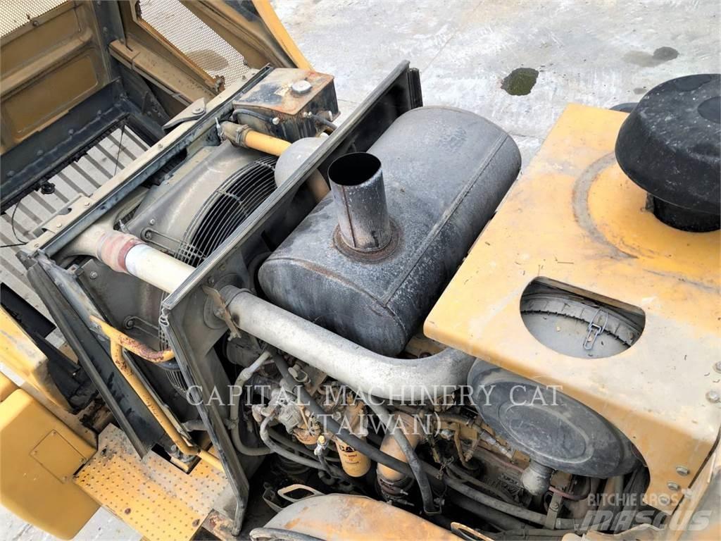 CAT 972H Kolesové nakladače