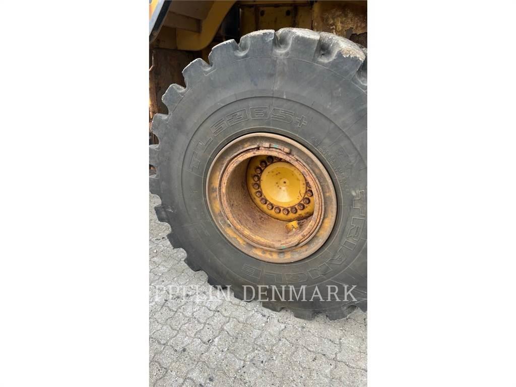 CAT 972K Kolesové nakladače