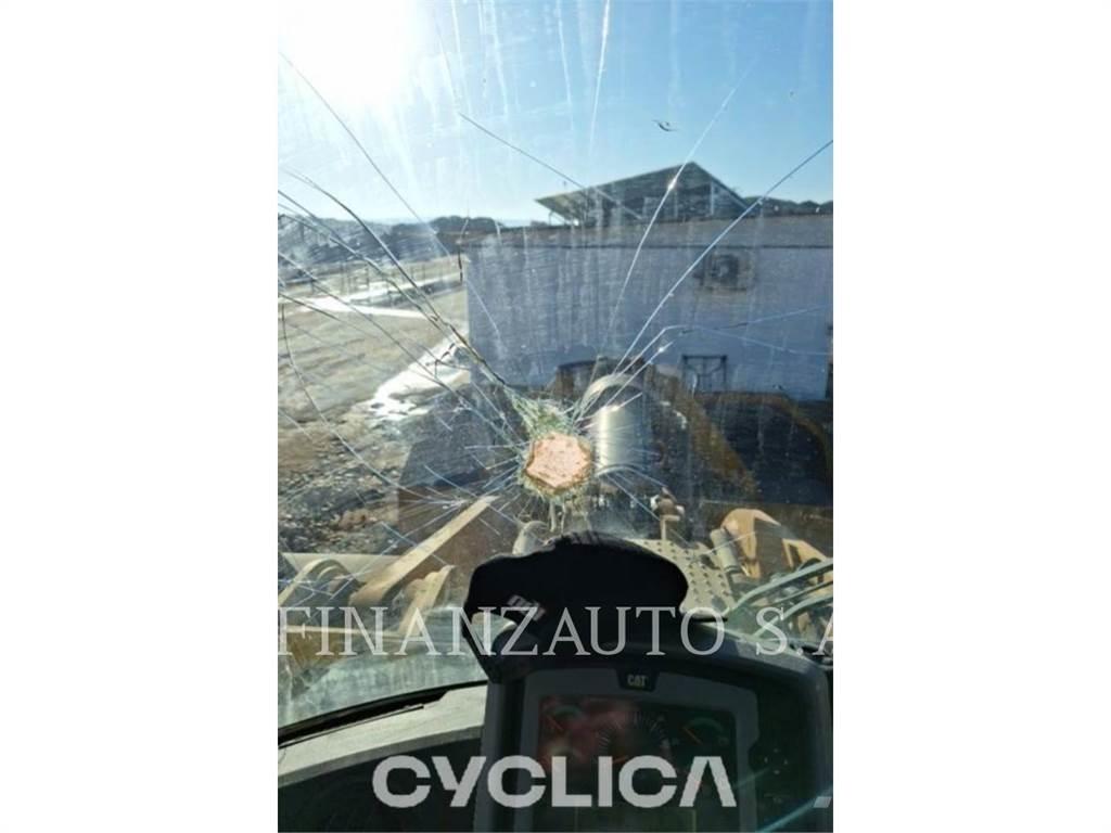 CAT 972K Kolesové nakladače