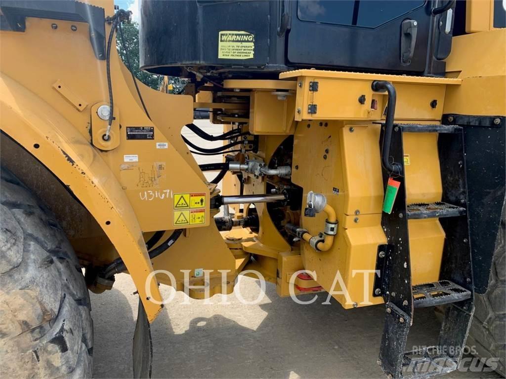 CAT 972M Kolesové nakladače