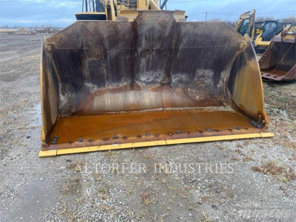 CAT 972M Kolesové nakladače