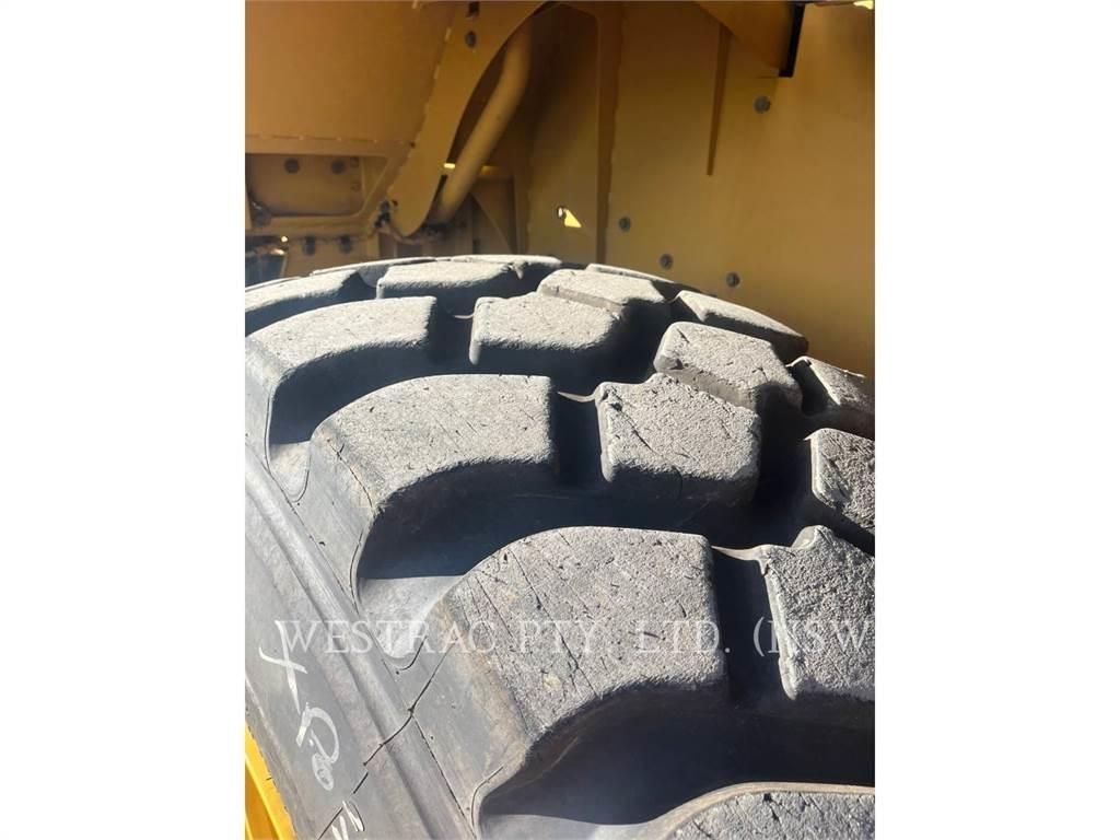 CAT 972M Kolesové nakladače