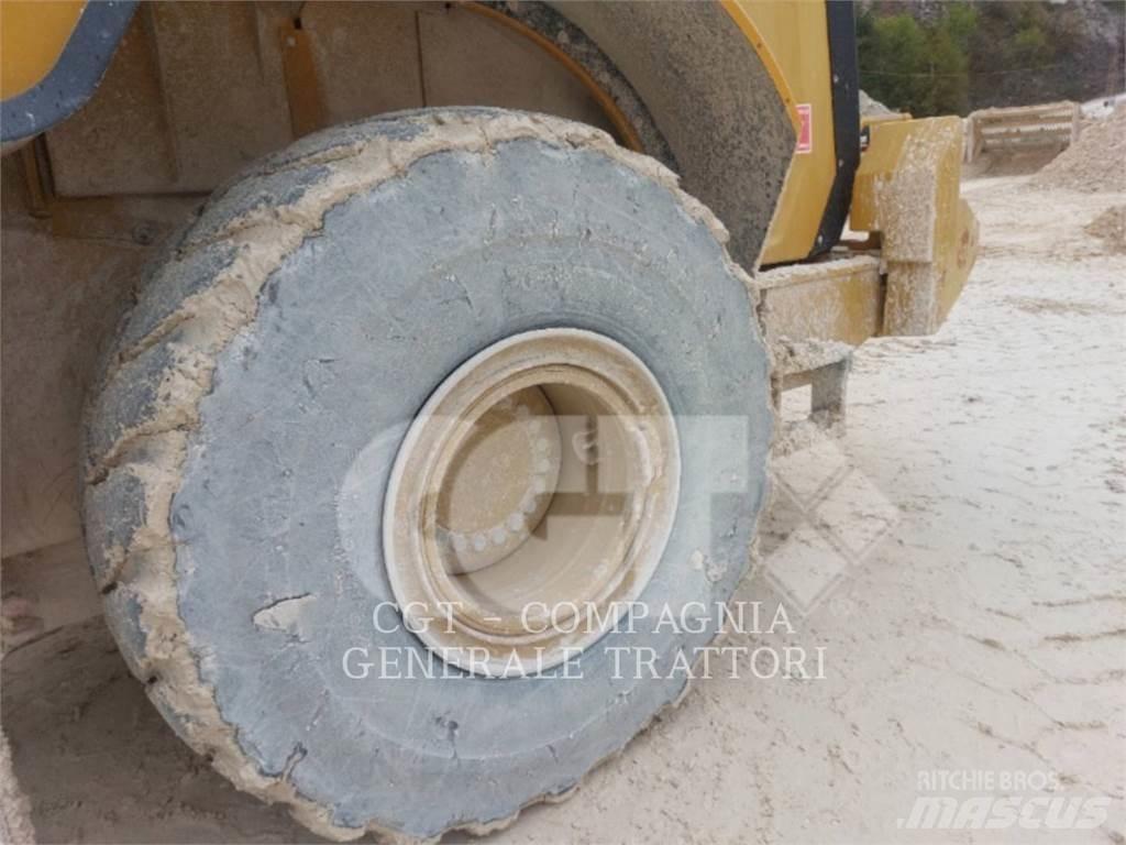 CAT 972M Kolesové nakladače