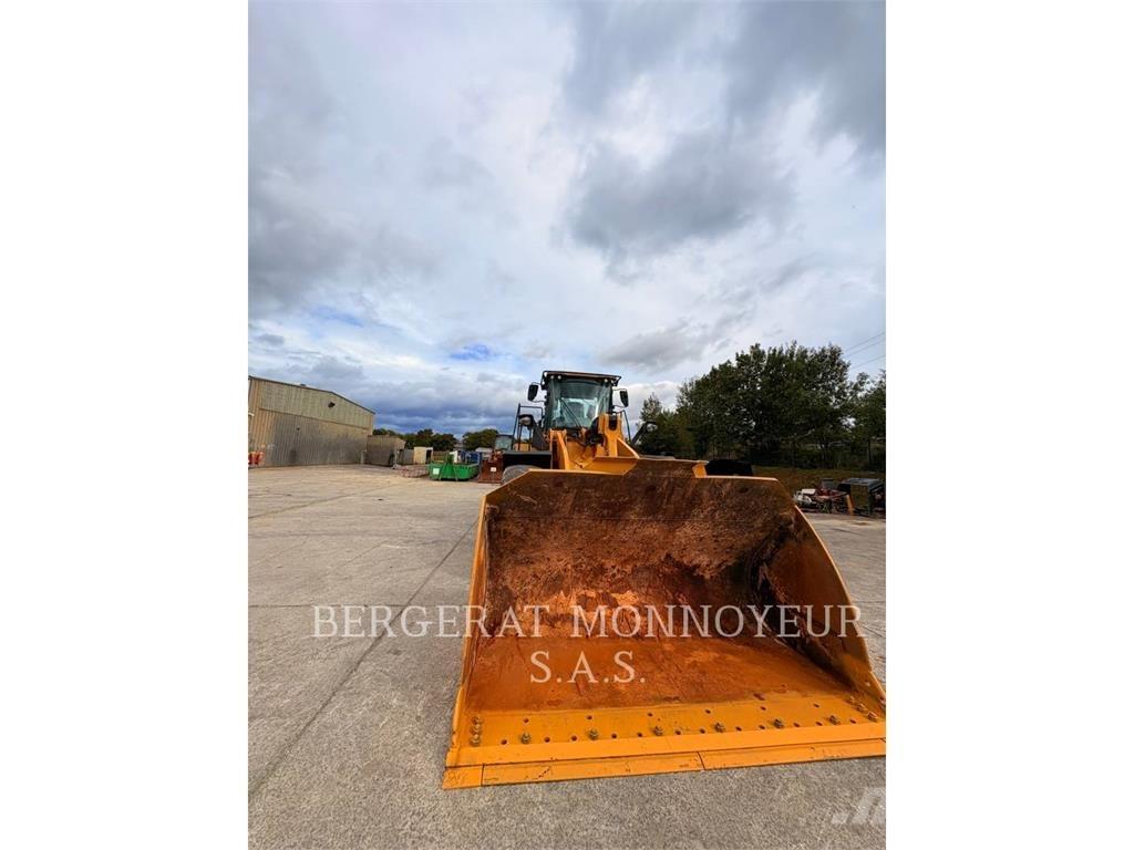 CAT 972M Kolesové nakladače