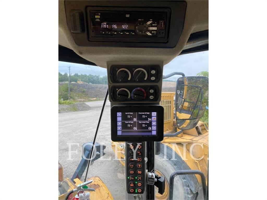 CAT 972M Kolesové nakladače