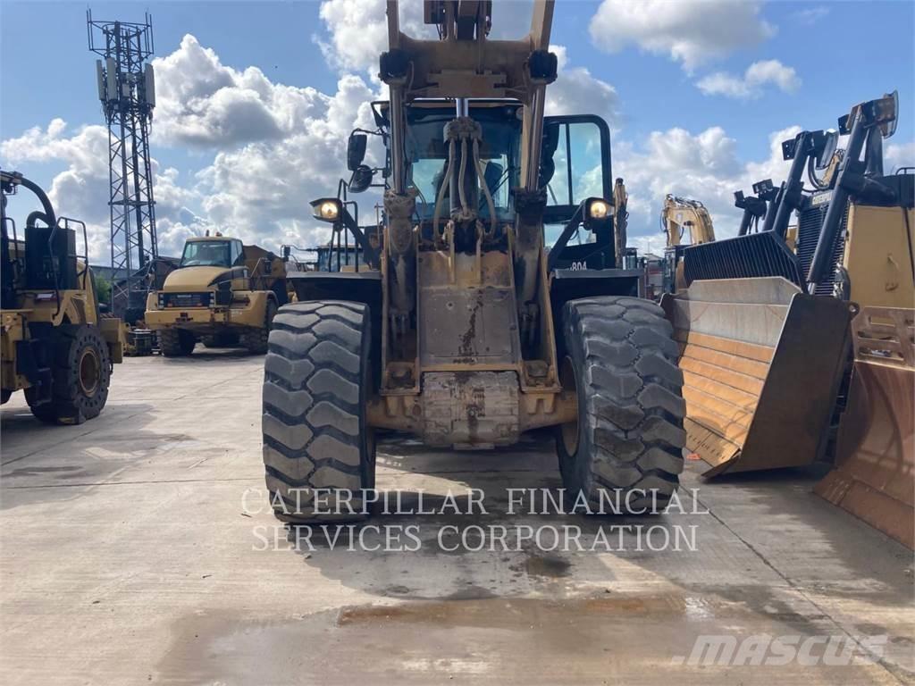 CAT 972M Kolesové nakladače
