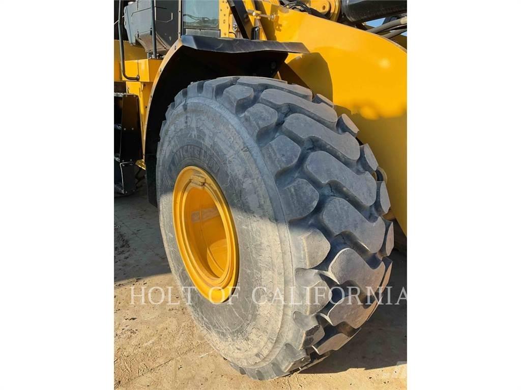 CAT 972M Kolesové nakladače
