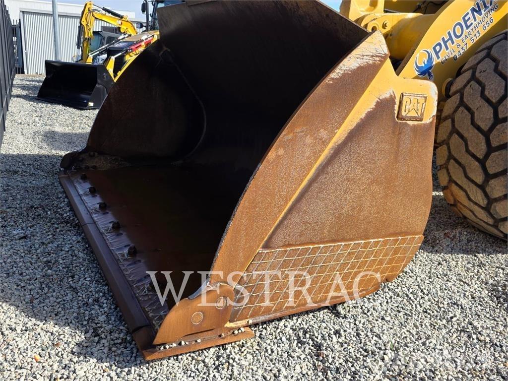 CAT 972M Kolesové nakladače